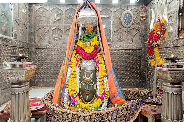 महाकाल मंदिर में दान पेटियां ओवरफ्लो, सोना चांदी और हीरों का लगा अंबार