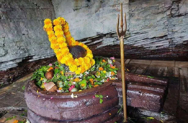 एमपी में केदारनाथ धाम : चट्टानों के बीच भोलेनाथ की प्रतिमा, पर्यटकों की बन  रहा पहली पसंद | Kedarnath Dham Guna Madhya Pradesh First Choice Of Tourists  In Rainy Season