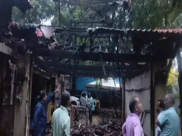रायपुर कलेक्टर के बंगले में लगी आग