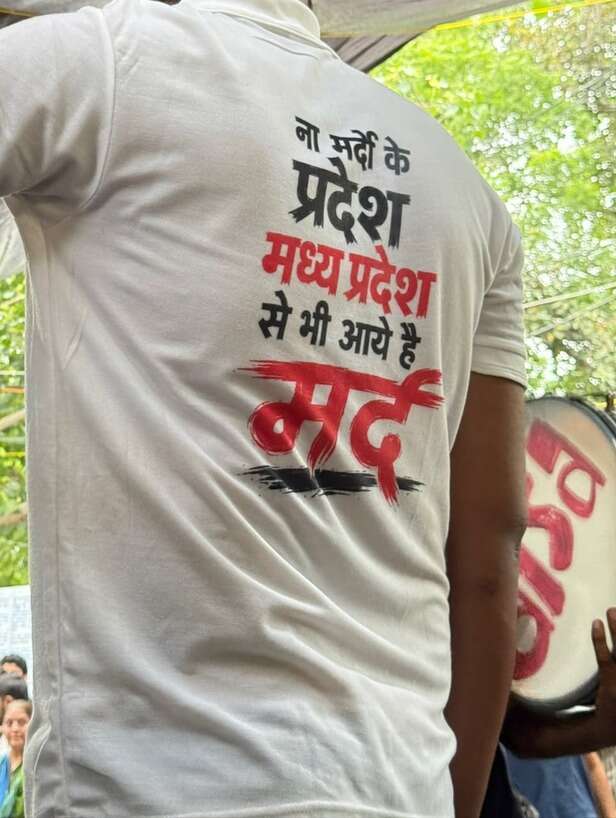 student protest viral tshirt
