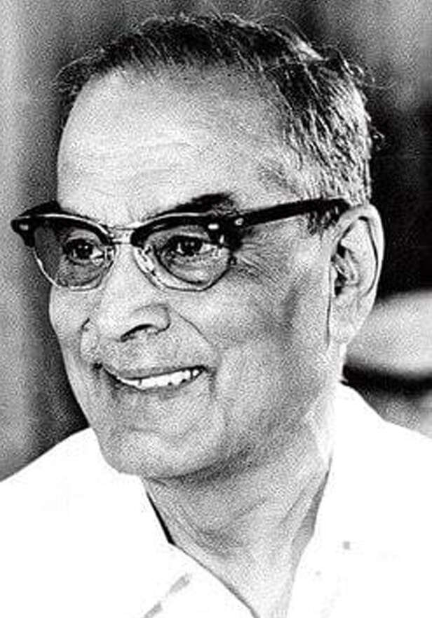 কেবল বাংলার রূপাকর নন তিনি ধন্বন্তরিও, এক সময় কলকাতায় ট্যাক্সিও  চালিয়েছেন বিধান রায় - Specials - Aaj Tak Bangla