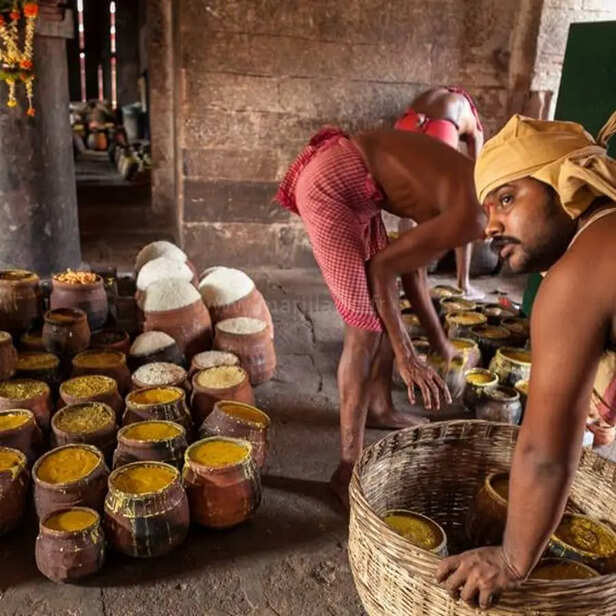 उल्टी दिशा में उड़ता झंडा और अद्भुत नीलचक्र... जानिए जगन्नाथ पुरी के वो 5  रहस्य जिनका जवाब विज्ञान भी नहीं दे पाया | Jagannath mandir mystery kitchen  prasad temple ...