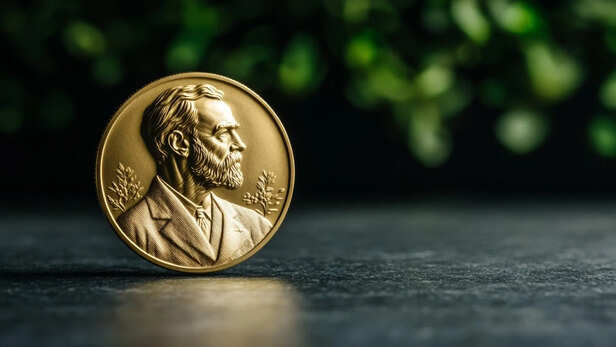 Alfred Nobel:जानिए कौन थे डायनामाइट का आविष्कार करने वाले अल्फ्रेड नोबेल?  जिनके नाम पर शुरू हुआ नोबल पुरस्कार - Alfred Nobel: Who Was Dynamite Was  Invented Alfred Nobel ...