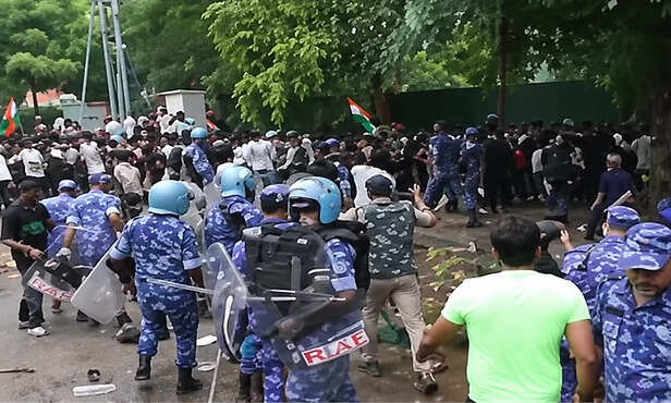 संसद मार्च