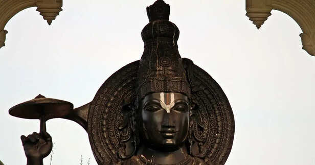 Utpanna Ekadashi 2022: कैसे प्रकट हुई थीं देवी एकादशी? जानें उत्पन्ना एकादशी  का महत्व - utpanna ekadashi 2022 date lord vishnu puja vidhi vrat katha and  importance - News18 हिंदी