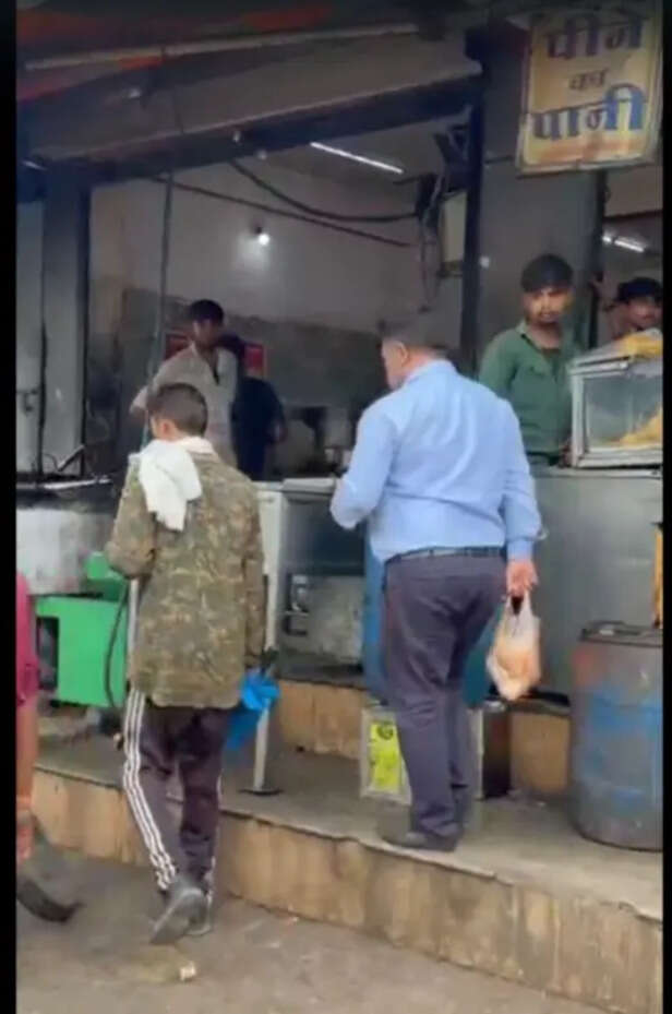 इंदौर-महू डेमू ट्रेन का एक वीडियो