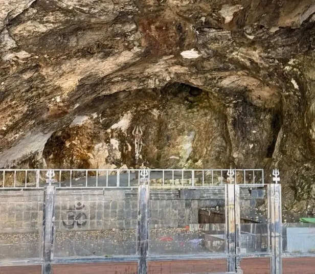 बाबा बर्फानी पूरी तरह पिघले