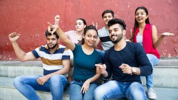 Happy Friendship Day: पल भर में टूट जाए वो कसम नहीं, दोस्त को भूल जाएं वो  हम नहीं... अपने दोस्तों को भेजें ये खास मैसेज - Friendship day quotes  messages dosti whatsapp