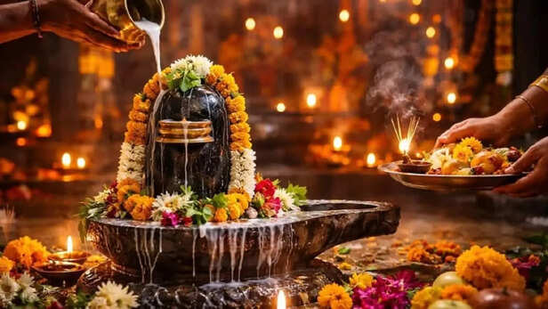 Pradosh Vrat 2026: सावन के पहले प्रदोष व्रत पर बन रहा दुर्लभ संयोग, जानें  सही तारीख और सोम प्रदोष व्रत का मुहूर्त - pradosh vrat 2026 rare  coincidence on first pradosh vrat