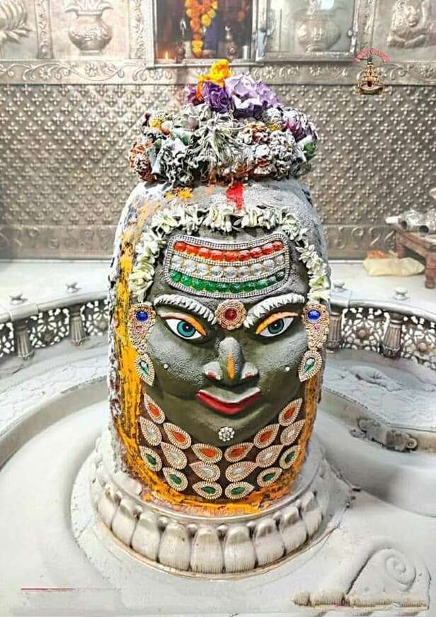 Independence Day 2022 Special, Tricolor adorned on the head of Lord Mahakal  on Independence Day, see photos ANN | Independence Day 2022 Special:  स्वतंत्रता दिवस पर भगवान महाकाल के मस्तक पर हुआ