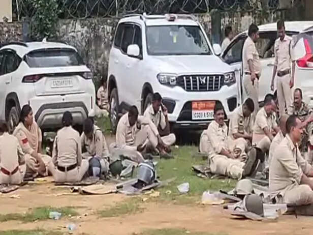 सूरजपुर पुलिस पर हमला