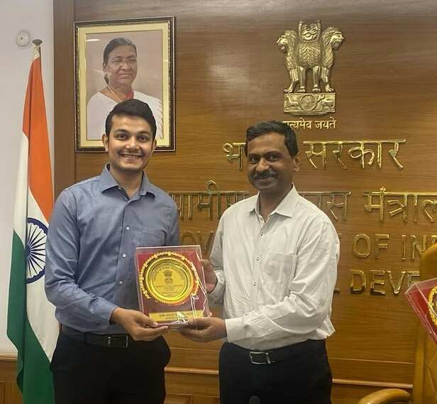 आईएएस जयंत नाहटा