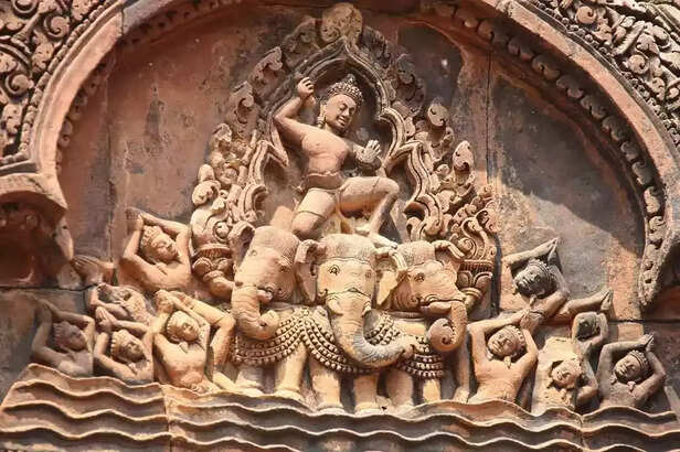 अंगकोर वाट: कंबोडिया के इस मंदिर का क्या है भारतीय कनेक्शन - Tripoto