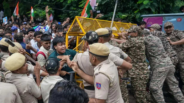 क्या पुलिस आपको प्रदर्शन करने से रोक सकती है,