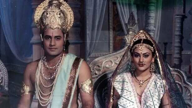 रामायणम्' में दशरथ बने अरुण गोविल, देखकर खुश नहीं दीपिका, एक्टर बोले- उनकी  सोच... - Ramayan Actor Arun Govil Reacts Dipika Chikhlia Out Of Context  Remark Dashrath Role tmovp - AajTak