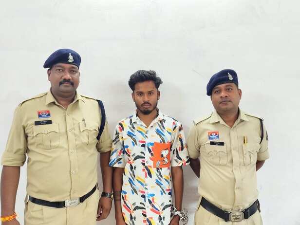 फ्लू डस्ट के नीचे छिपाकर 250 टन स्क्रैप पार