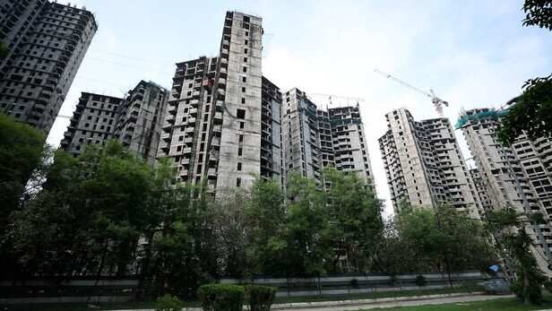 घर खरीदने का सपना हुआ महंगा, 10 में से 8 भारतीय परेशान, लेकिन मुंबई का हाल  है अलग - Buying home getting tougher for Indians - AajTak