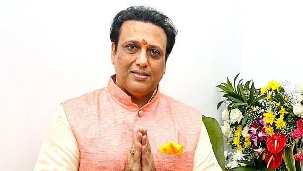 गरीबी से आया था, पैसा दिखता था' 7 साल बाद हीरो नंबर 1 गोविंदा का कमबैक,  छलका दर्द - govinda comeback after 7 years with roopa struggle poverty got  emotional bollywood politics tmovb - AajTak