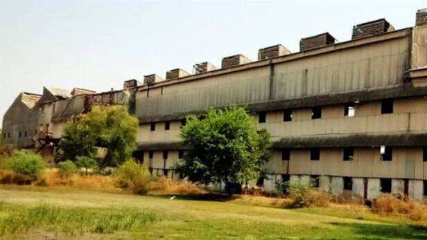 कैलारस शक्कर कारखाना विवाद: सीएम ने कहा था मिल चलाएंगे, इधर 438 करोड़ की  जमीन मात्र 60.92 करोड़ में बेची