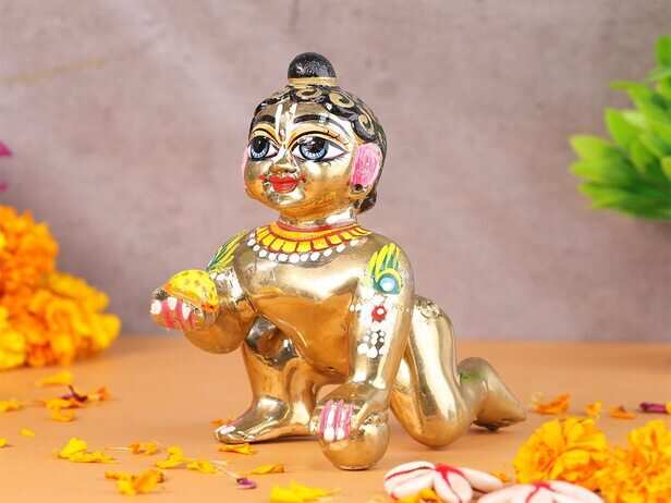 Laddu Gopal keeping home rules do not do these mistakes ghar mein Laddu  Gopal rakhne ke kya niyam hain | Laddu Gopal Vastu Tips: घर में लड्डू गोपाल  को रखते समय कहीं