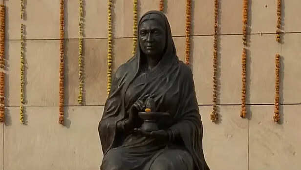 महारानी अहिल्याबाई होल्कर: केदार से काशी तक बनवाए मंदिर-भोजनायलय-धर्मशाला