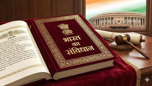 न टाइपिंग, न प्रिंटिंग... ऐसे लिखा गया था दुनिया का सबसे बड़ा संविधान,  पढ़ें 77 साल बाद भी कैसे सुरक्षित हैं इसके पन्ने