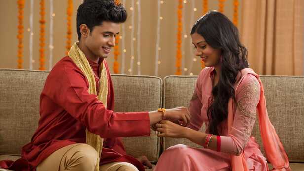Raksha Bandhan 2026 Date:27 या 28 अगस्त, कब मनाया जाएगा रक्षाबंधन? जानें  सही तारीख, शुभ मुहूर्त और भद्रा काल - Raksha Bandhan 2026 Date &amp; Time Know  The Right Day, Shubh Muhurat