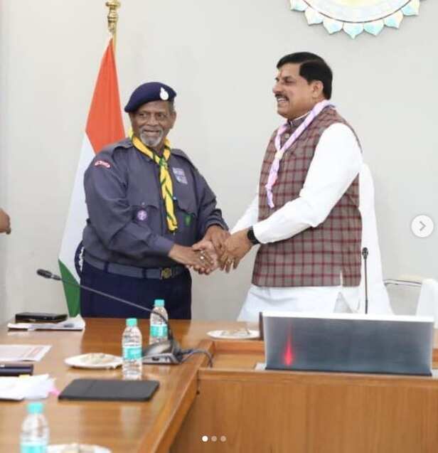 पारस जैन स्काउट गाइड के अध्यक्ष भी रहे। उन्होंने ये फोटो शेयर कर सीएम डॉ. मोहन यादव को जन्मदिन की बधाई दी थी।