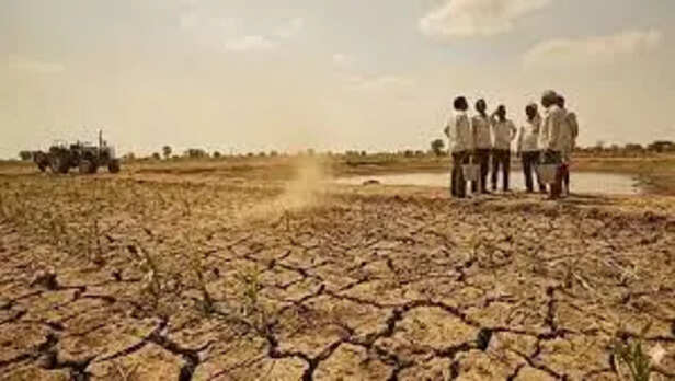 सुपर अलनीनो से लड़खड़ाया मानसून 15 जून तक देश में 32% कम बारिश | Monsoon  falters due to super El Niño; 32% rainfall deficit across the country by  June 15.