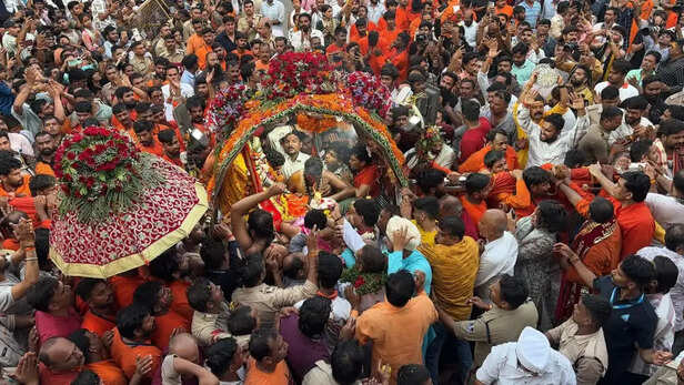 ठाठ से निकलेगी बाबा महाकाल की राजसी सवारी, 6 रूपों में भक्तों को देंगे दर्शन