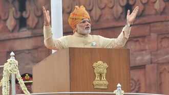 pm modi pagdi 2015