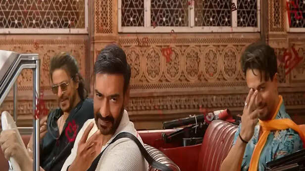 मुश्किलों में शाहरुख, अजय और टाइगर श्रॉफ, विमल के विज्ञापन मामले में FDA का  नोटिस, मांगा गया स्पष्टीकरण - India TV Hindi