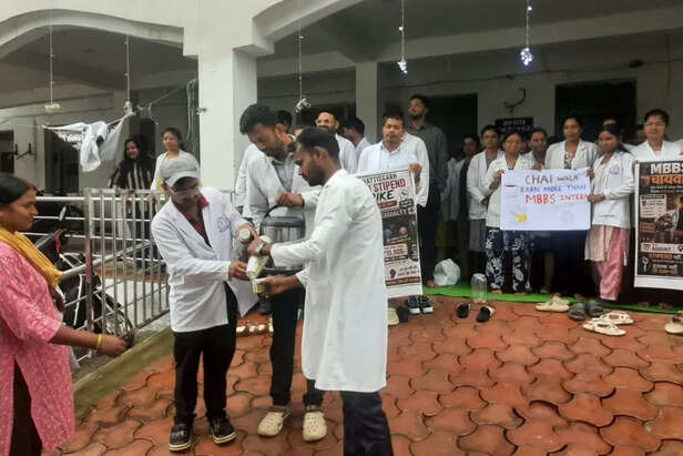 अंबिकापुर के डॉक्टरों का अनोखा प्रदर्शन