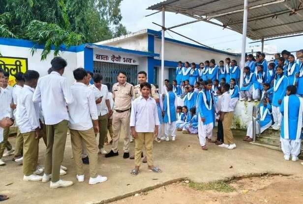 सूरजपुर स्कूल में हंगामा