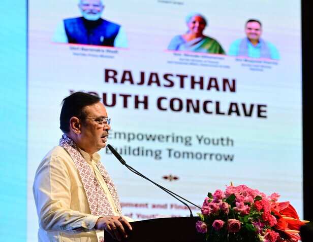 मुख्यमंत्री भजनलाल शर्मा ने कहा कि जो व्यक्ति जीरो से शुरुआत करता है, वही आगे चलकर हीरो बनता है। 