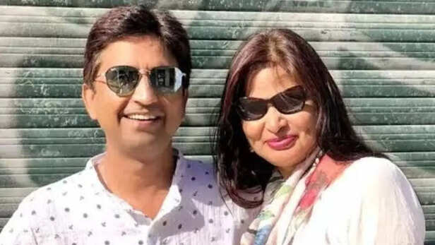 kumar-vishwas-wife-manju-sharma-resigns-from-rpsc