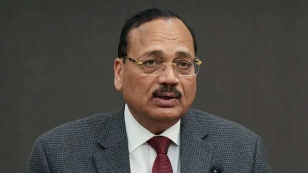 Unemployed youth like cockroaches, parasites: CJI slams those who attack  system - India Today