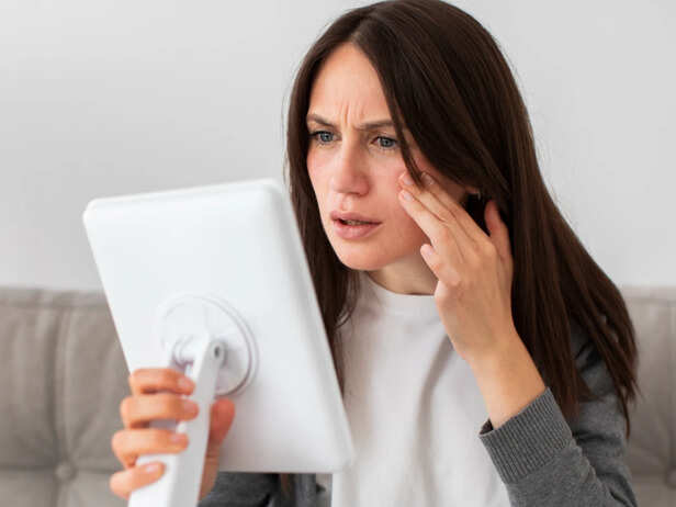 AC Rooms Can Quietly Dry Out Your Skin