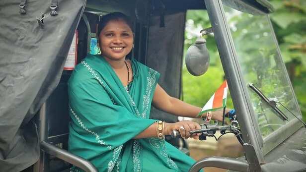 ई-रिक्शा से महिलाओं को मिला स्वरोजगार