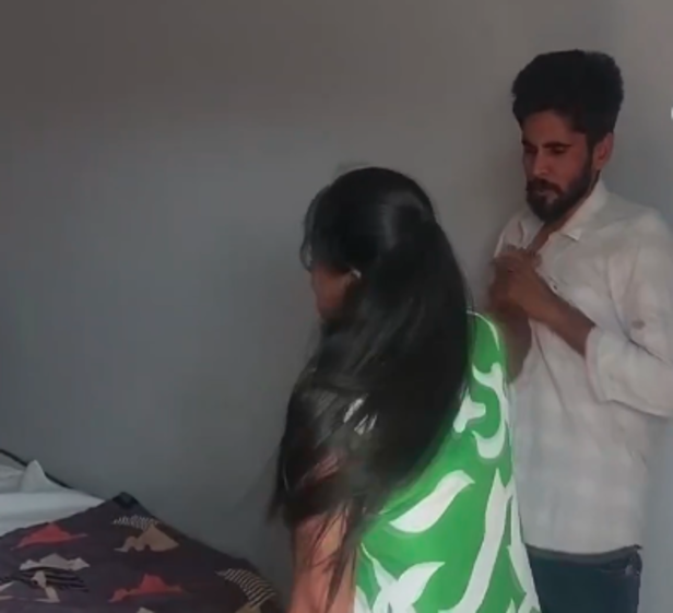 रीवा में होटल पंगत में दूसरी लड़की के साथ पकड़ाया पति