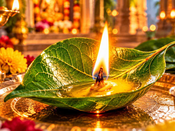  Pandav Batti Leaf With an Oil Flame