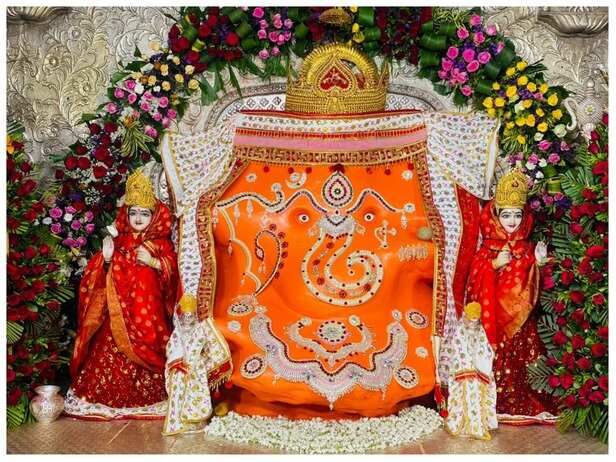 Indore News: खजराना गणेश मंदिर में आज से 'तिल चतुर्थी मेला' शुरू, जानें तिल  चतुर्थी का महत्व - khajrana ganesh temple three day til chaturthi mela  started from today