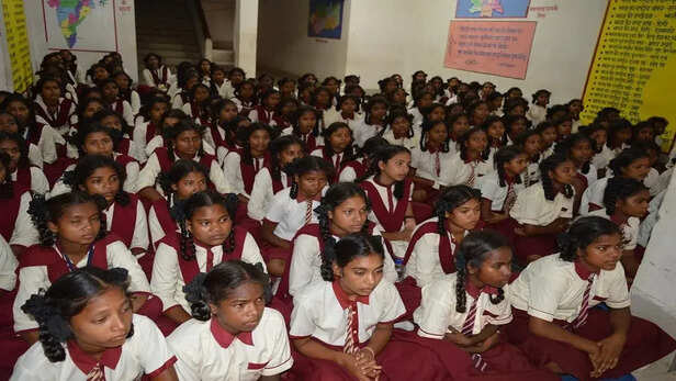 Out of 5726 Kasturba Gandhi Balika Vidyalaya approved in the country, 849  schools are not operational yet । देश में स्वीकृत 5726 कस्तूरबा गांधी  बालिका विद्यालयों में 849 विद्यालय अभी तक ...