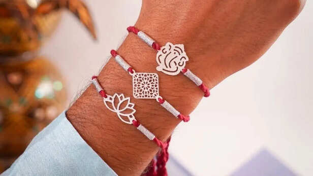 Raksha Bandhan 2025: भाई को अपनी कलाई से राखी कितने दिनों के बाद उतारनी  चाहिए?