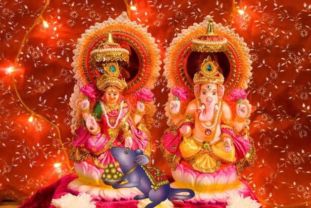Ganesh Chaturthi 2022: किस वजह से गणेश जी ने विवाह से किया था मना? फिर ऐसे  ऋद्धि-सिद्धि बनीं पत्नियां - ganesh chaturthi 2022 story of lord ganeshas  marriage with riddhi siddhi ganesh