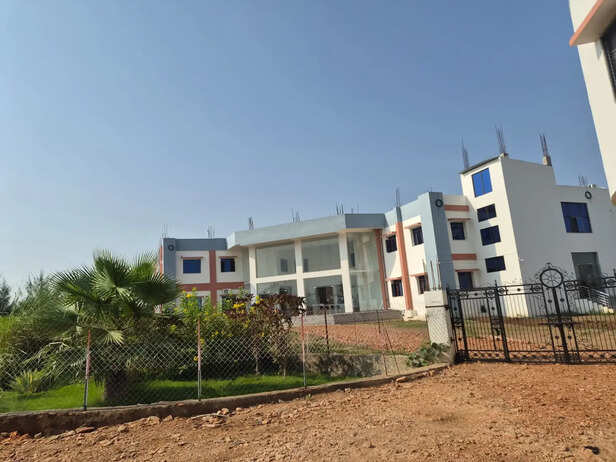 नाडोल फार्मेसी कॉलेज, जांच टीम और हकीकत में अंतर