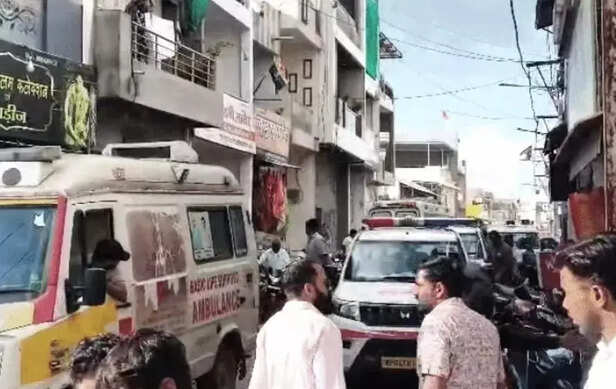 sanwer-house-wall-collapse-four-women-dead