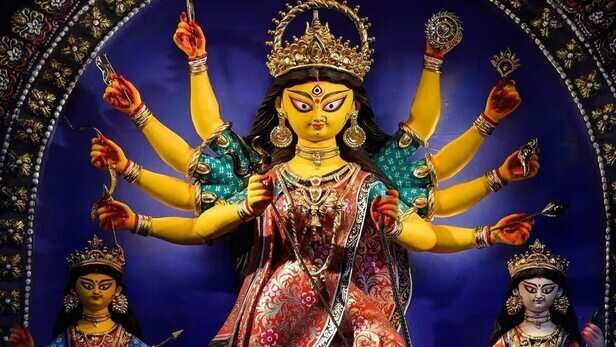Shardiya Navratri 2025: 21 या 22 सितंबर, कब है शारदीय नवरात्र? जानें  घटस्थापना का सबसे शुभ मुहूर्त - shardiya navratri 2025 kab se hai date  kalashsthapna muhurat tvisg - AajTak