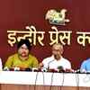 इंदौर में मीडिया से चर्चा करते पूर्व सीएम दिग्विजय सिंह।
