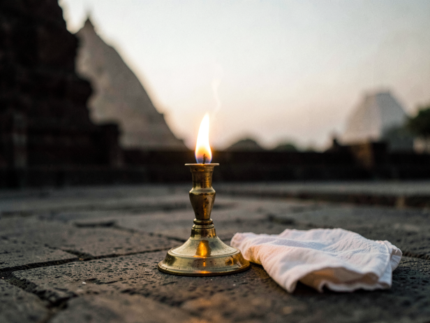 Temple Dawn Oil Lamp